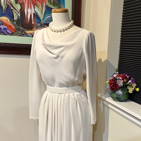 Cream Crepe Wedding or Evening Dress / Elegant Simplicity/ Floor Length - Sz 6 - Picture 11 of 12